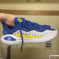 Curry 11 Size 11.5