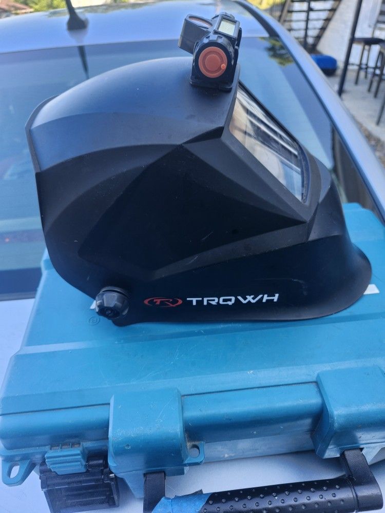 Auto Darkening Welding Helmet