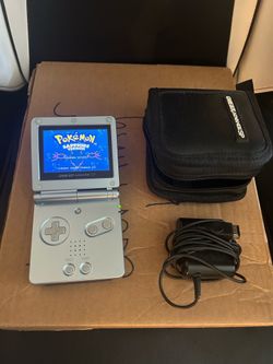 Gameboy Advance SP & Pokémon Sapphire Cartridge