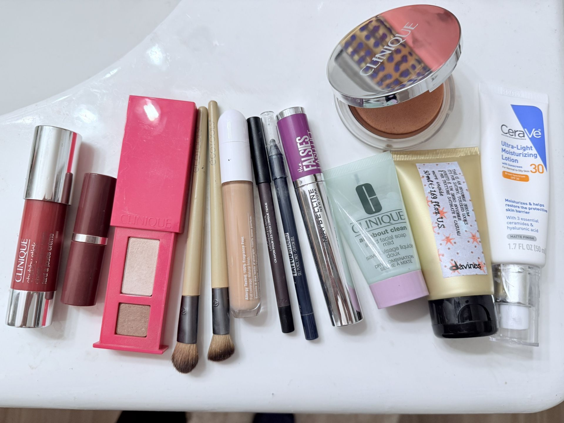 CLINIQUE MAKEUP EYELINER MAKEUP BRUSHES