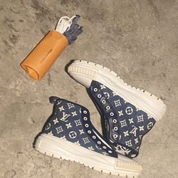 Louis Vuitton Squad sneaker boots 