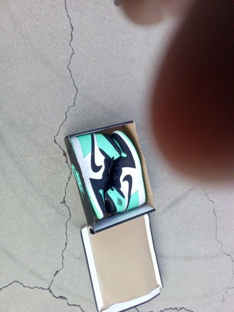 NIKE JORDAN 1 RETRO HIGH (NEW)