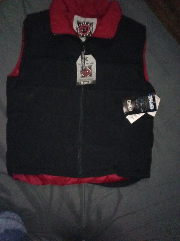 NEW Lift Ticket By Toma youth size 14 Black/Red down puffer zipper vest