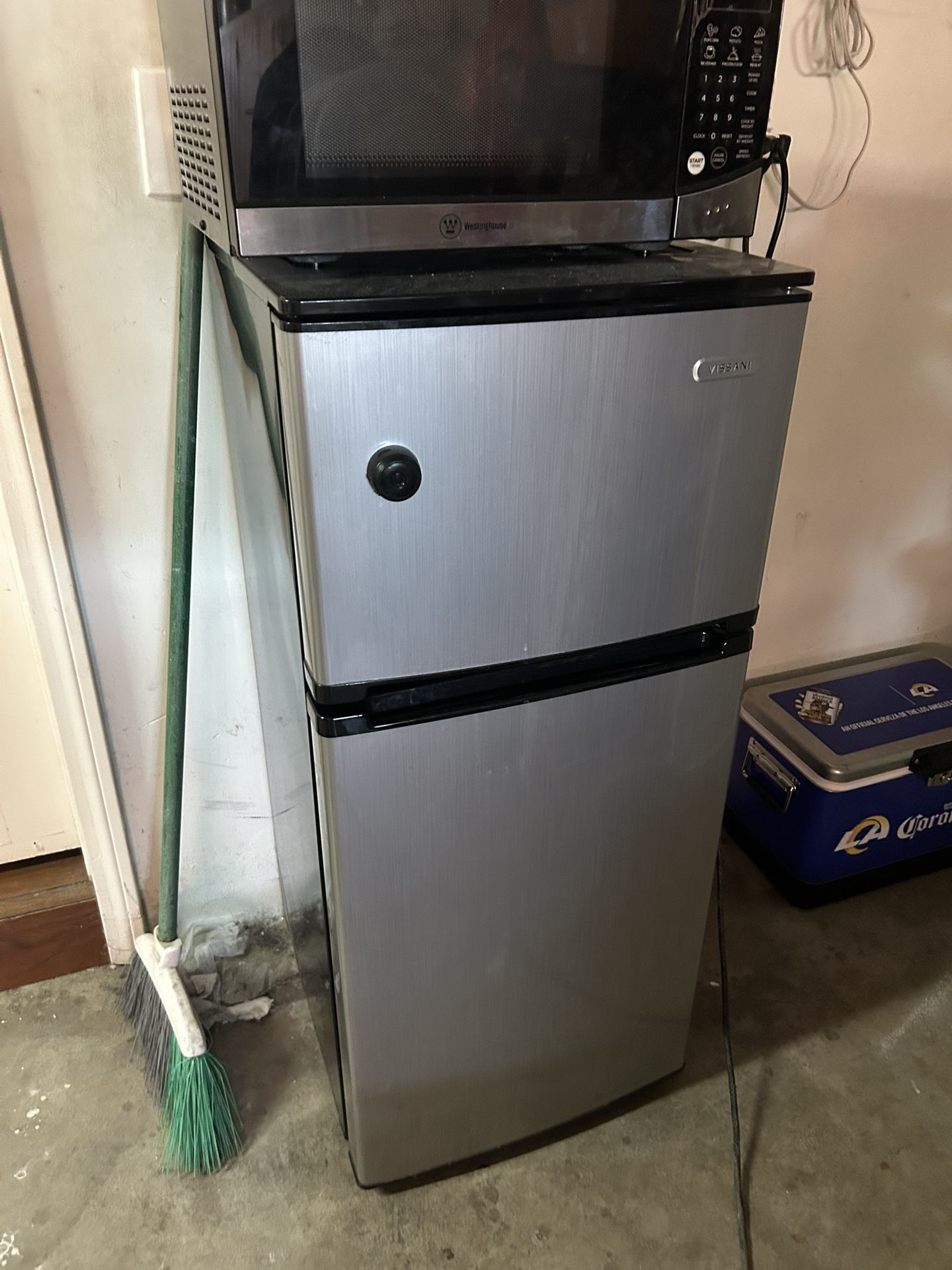 Fridge And Microwave