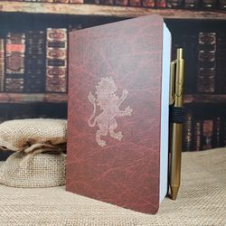 Harry Potter Gryffindor Lion Gilderoy Lockhart Journal Notebook w Gold Toned Pen