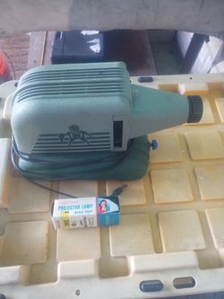 Slide projector