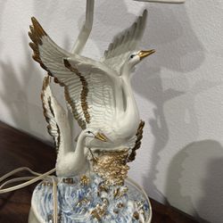 Vintage Swan Porcelain Lamp
