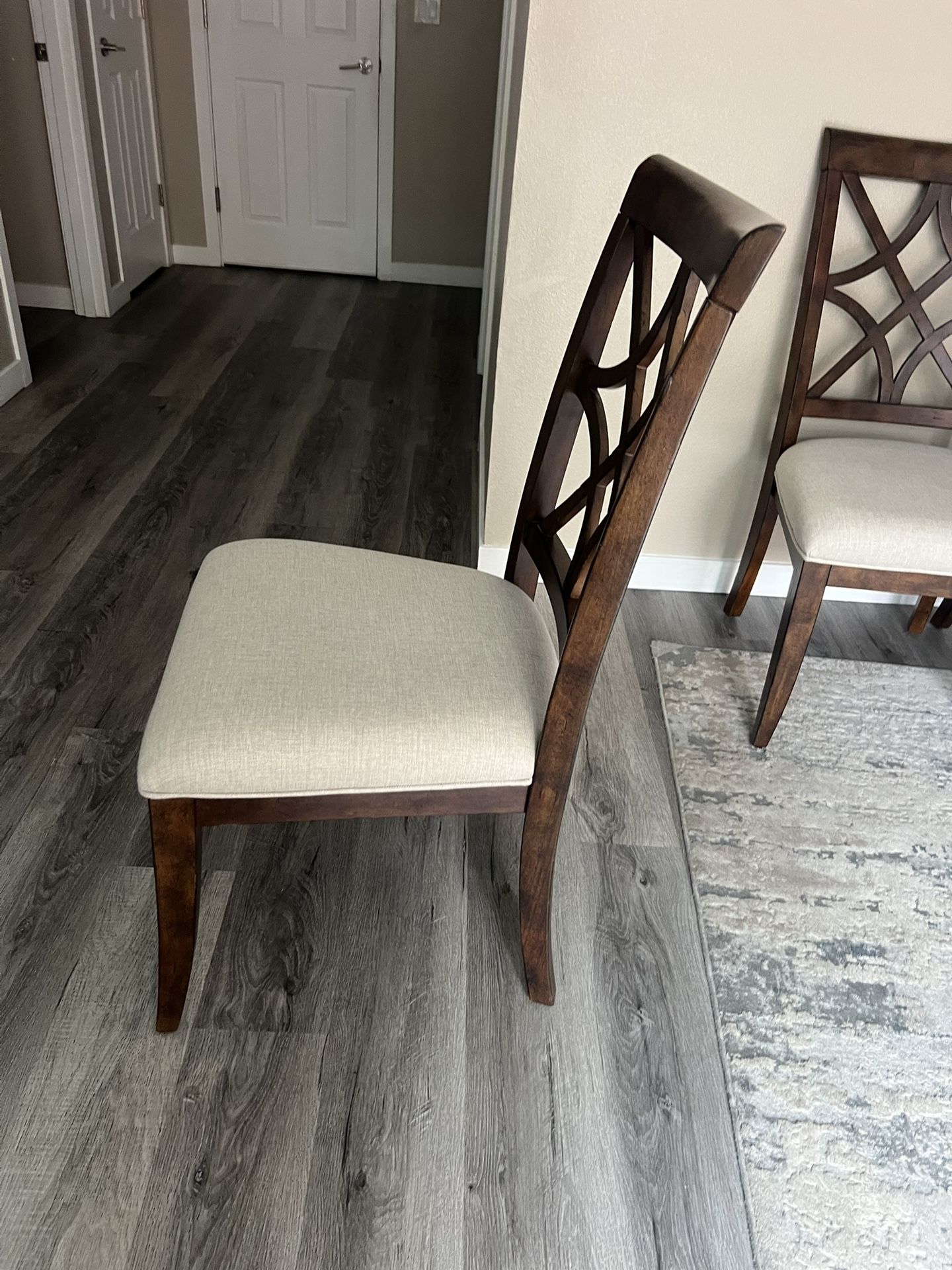 4 dining chair, solid wood excellent condition