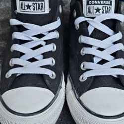 Converse women size 8 Read Description Below 