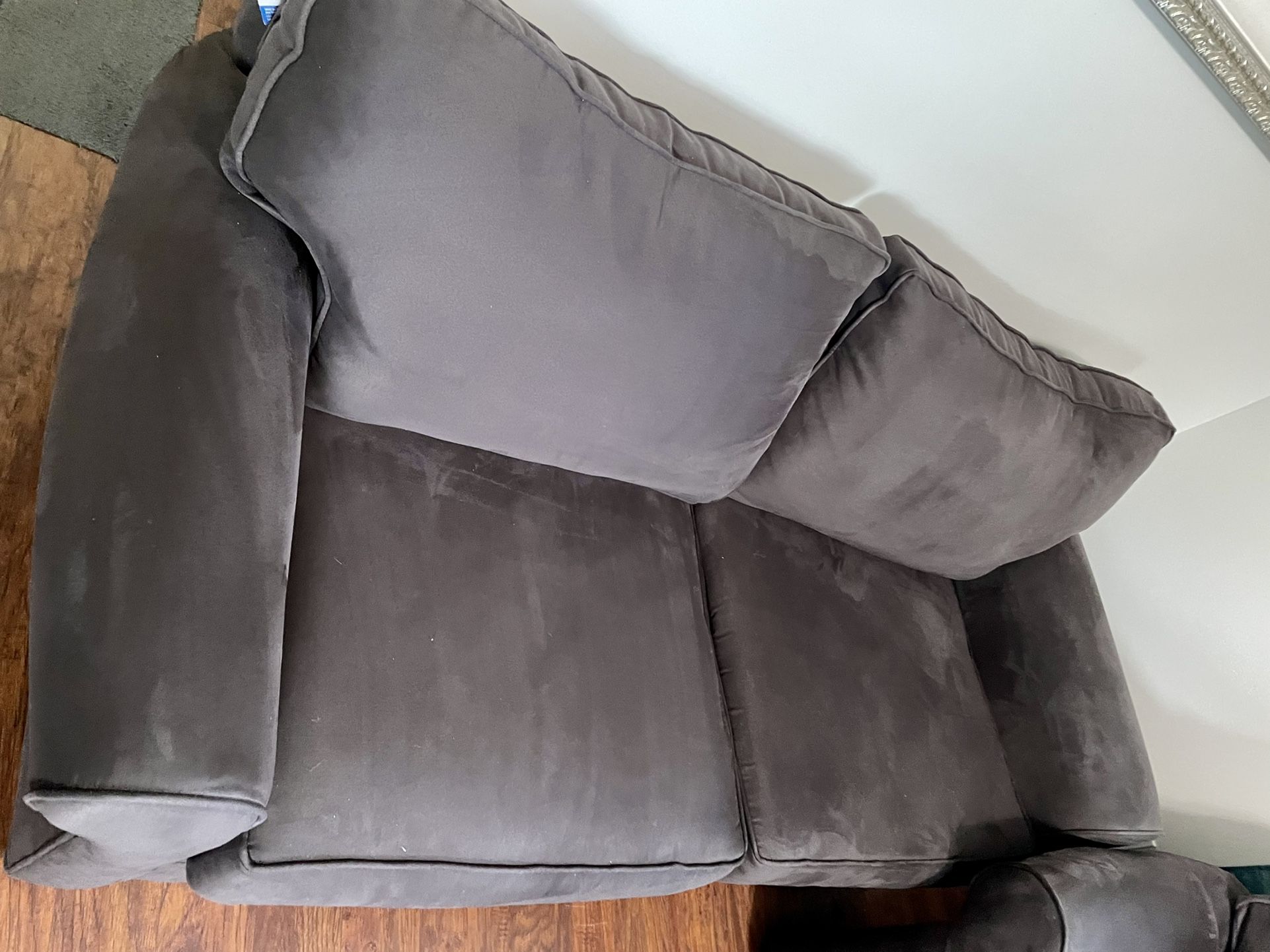 Love Seat Couch Barely Used (Cindy Crawford Home)