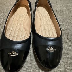 Coach 11 Women’s Flat Leather & Patent Leather 