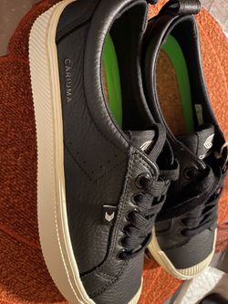 NEW Cariuma low top men sneakers size 8