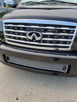 2010 Infiniti qx56, 3D grille