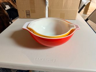 Pyrex Nesting Mixing Bowls Red and Yellow