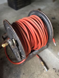 1/2" rubber air hose 200ft and reel