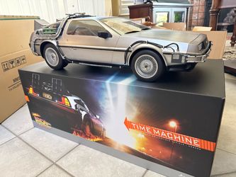 Delorean hot toys back to the future Time Machine mms260