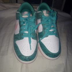 Nike dunks low top snakeskin