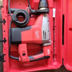 Milwaukee Rotary Hammer 