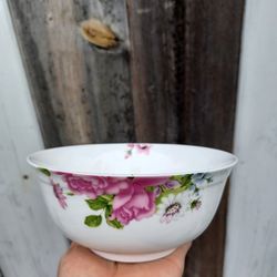 New K&K White Chinese Porcelain Roses Details, Soup or Cereal Bowl 6.5 in.