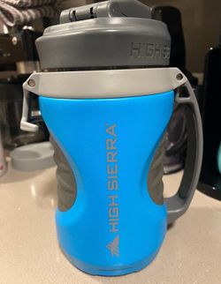 64 oz  insulated water jug