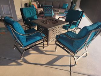 Firepit plus 4 chairs