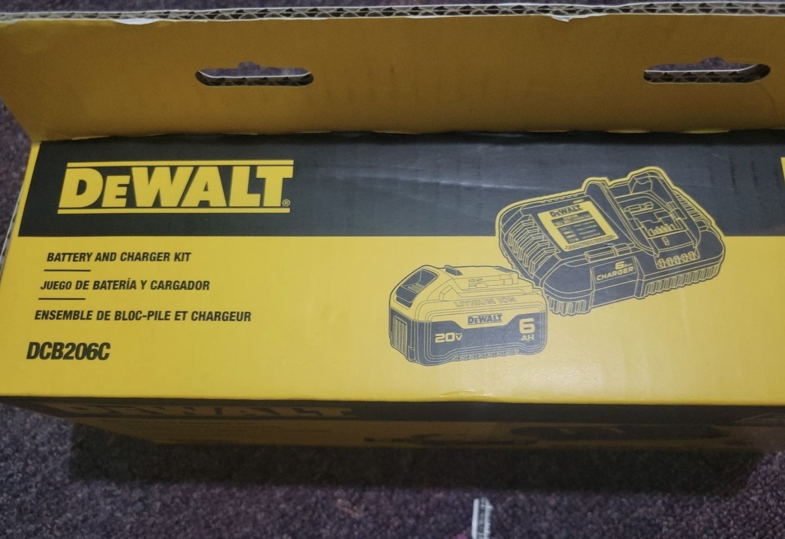 Dewalt 20V 6.0 Ah Battery and Charger Kit ( DCB206C )