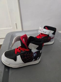 Children shoes size 7.5