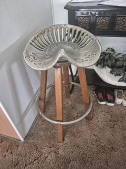 Cast Metal Seat Barstool