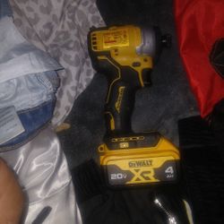 Dewalt Impact Driver With 20 V Battery New