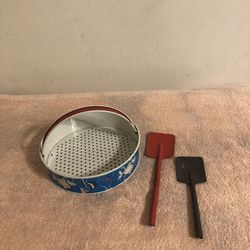 Vintage J Chein & Co Tin Tropical Fish Sand Sifter With Shovels 