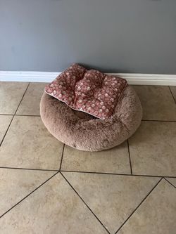 Round Plush Pet Bed with Paw Print Cushion