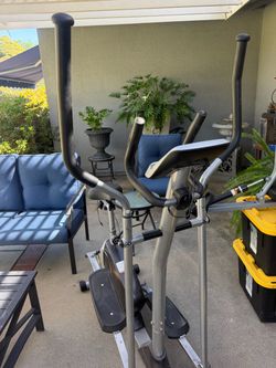 Free elliptical machine