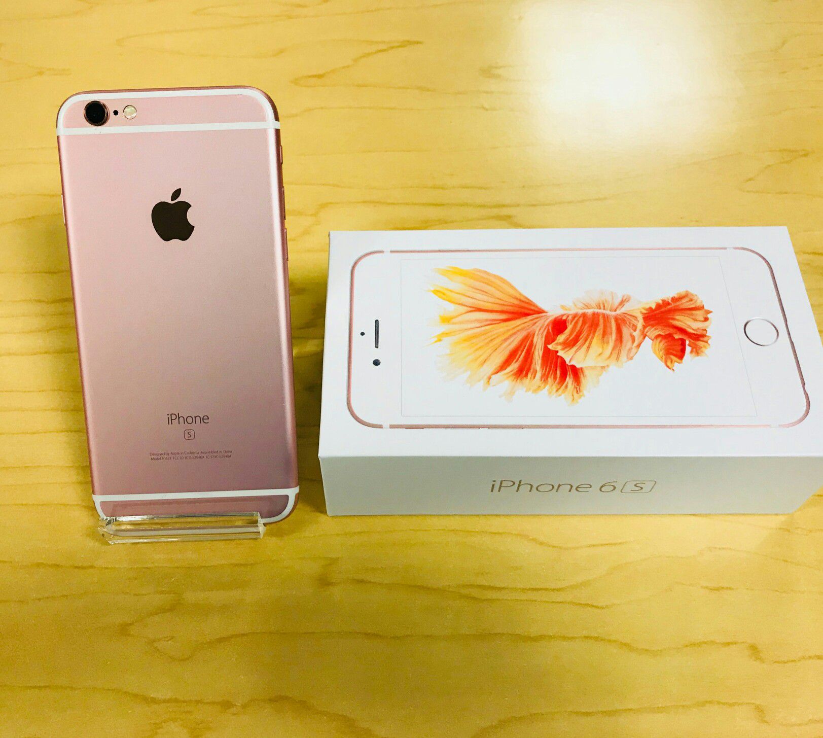IPhone 6S   Factory Unlocked + box and accessories + 30 day warranty