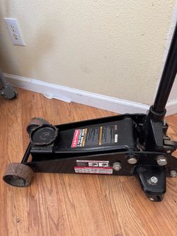 3-TON CAPACITY FLOOR JACK