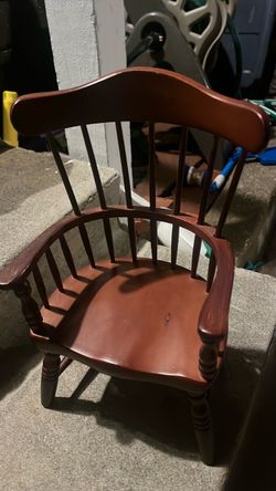 Doll chair
