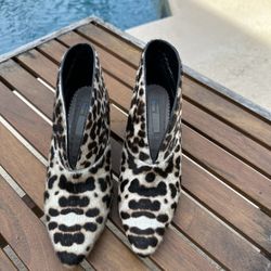 BODEN Woman’s Animal Print Ankle Boots 7.5