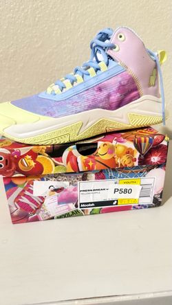 Size 7 youth Moolah shoes