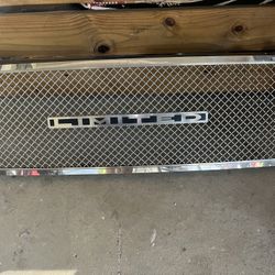 2006 Jeep Commander Grill 