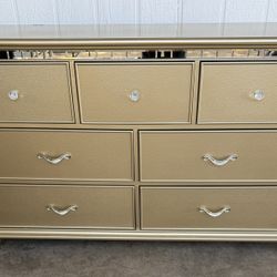 Cajonera Con Espejo Excelentes Condiciones Todo Lo Que Ve Por $200