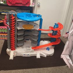 Hot Wheels Ultimate Garage Set