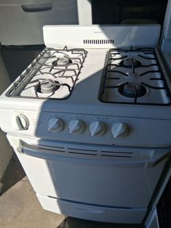 Hot point gas stove 24 wide
