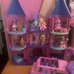Royal High Castle W Royal High Dolls And Van All Included. (NO CODES)