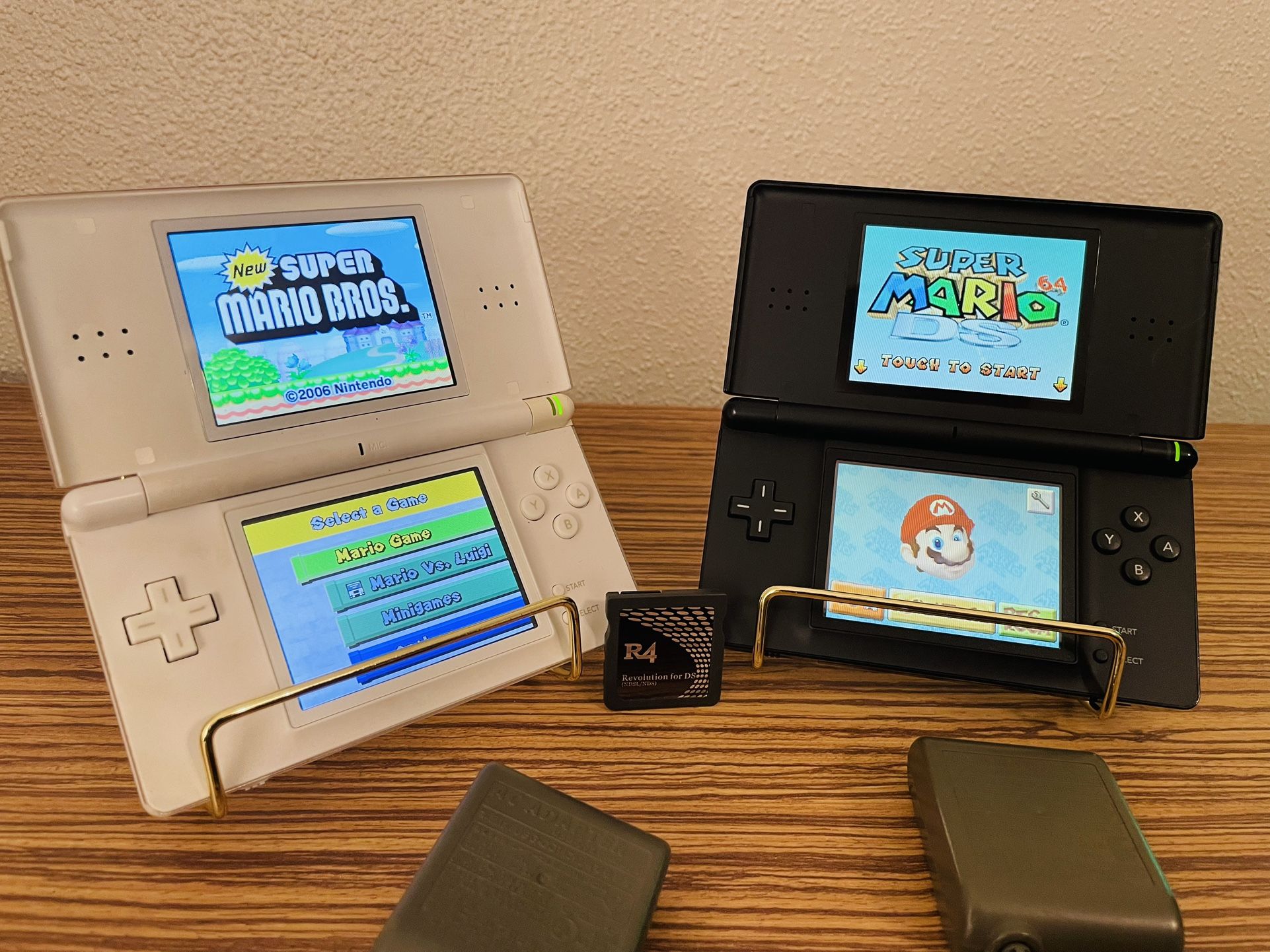Nintendo DS Lite - Black & White Mario Bundle