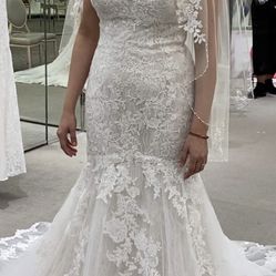 David’s Bridal  Wedding Dress Size 6  *BRAND NEW