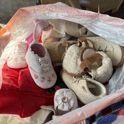 Baby girl clothes and shoes sizes newborn-3 months