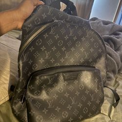 louis vuitton canvas logo bag 