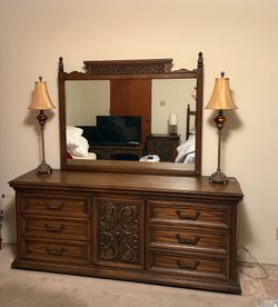 5 piece Queen Bedroom Set For Sale