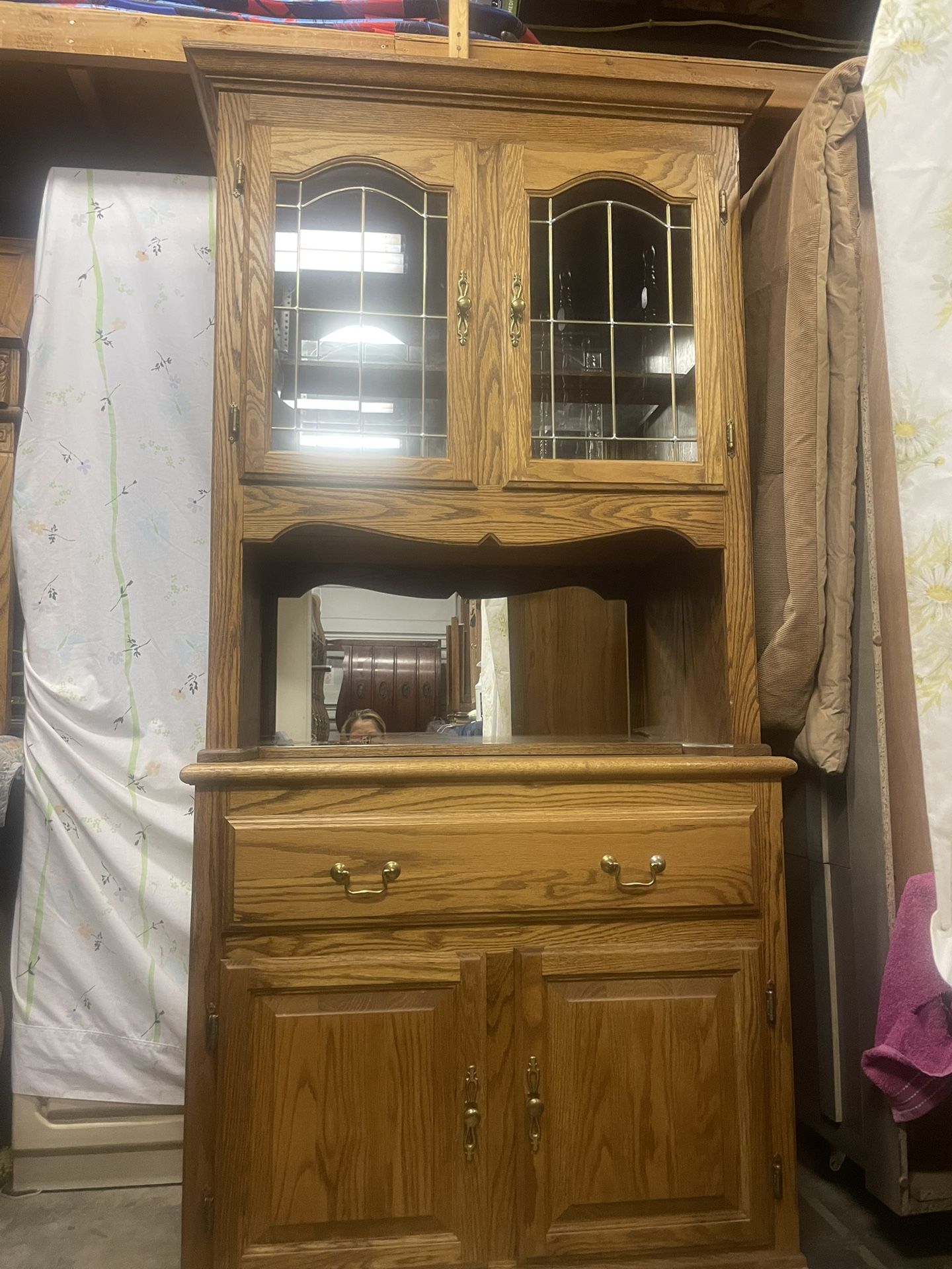 China Cabinet Hutch