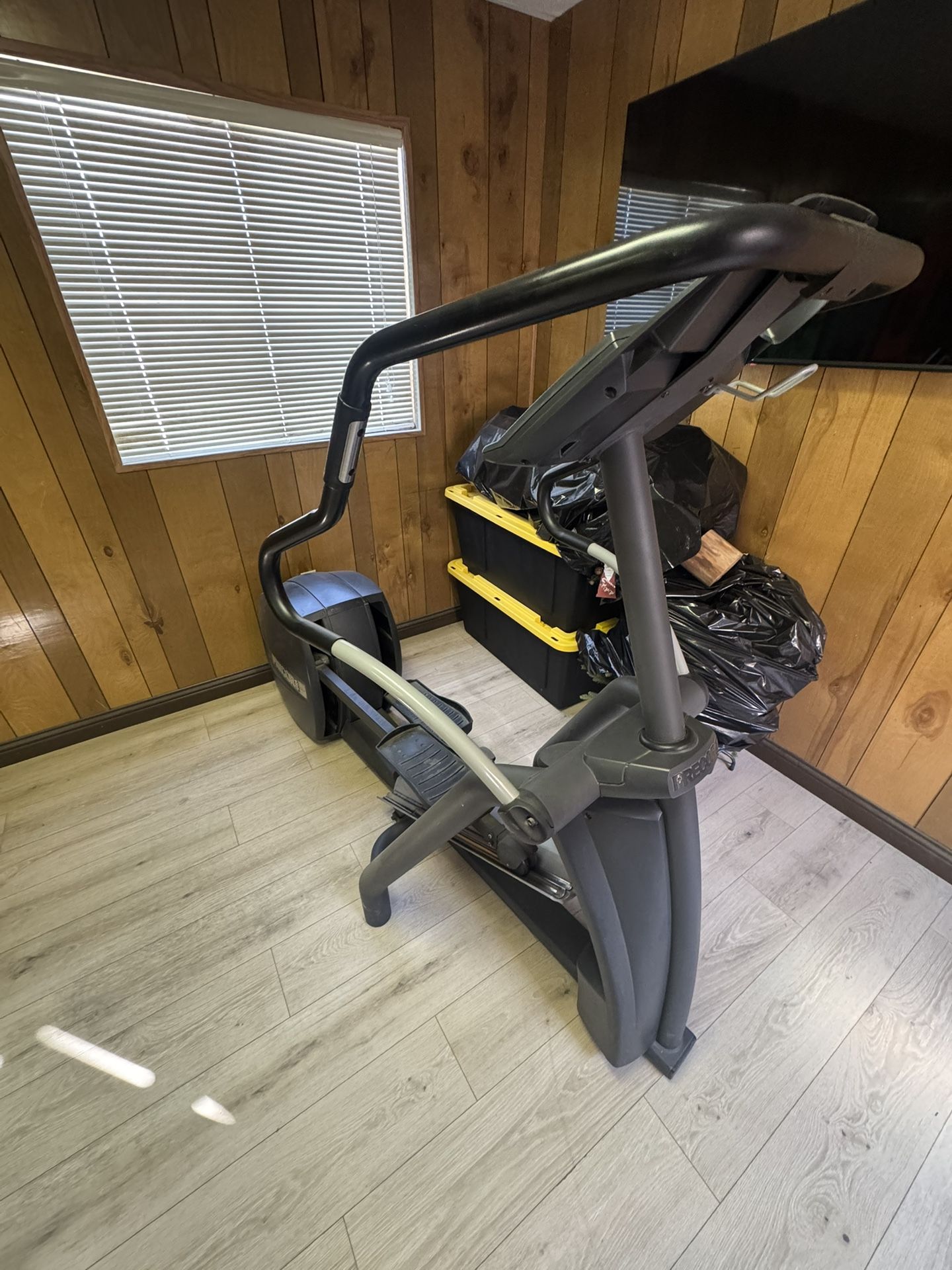 Elliptical Precore EFX 546