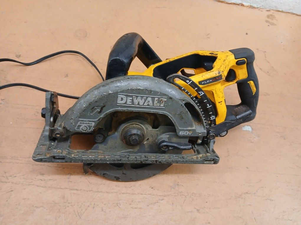 Dewalt circular saw DCS577 Bring sixty Is vote battery to see It works